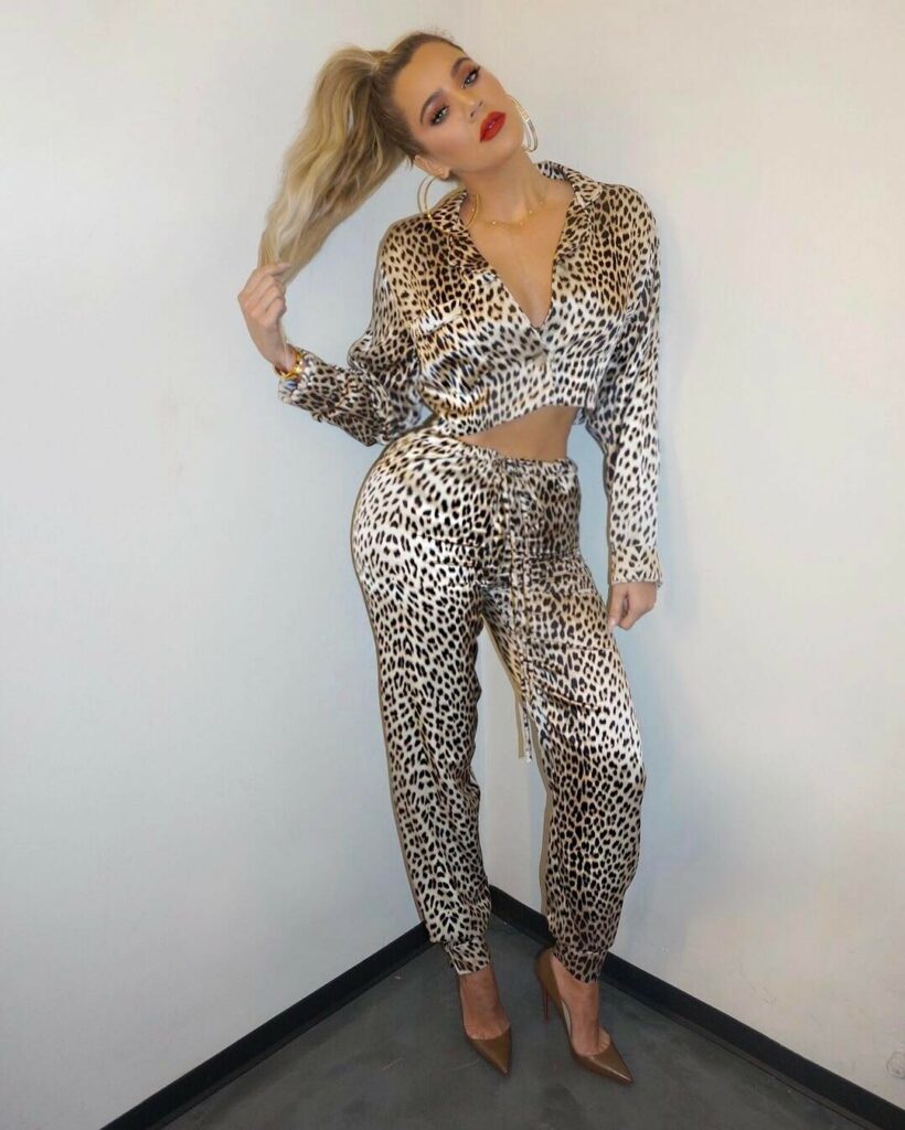 Silky leopard moment  Makeup: @styledbyhrush Hair: @andrewfitzsimons...