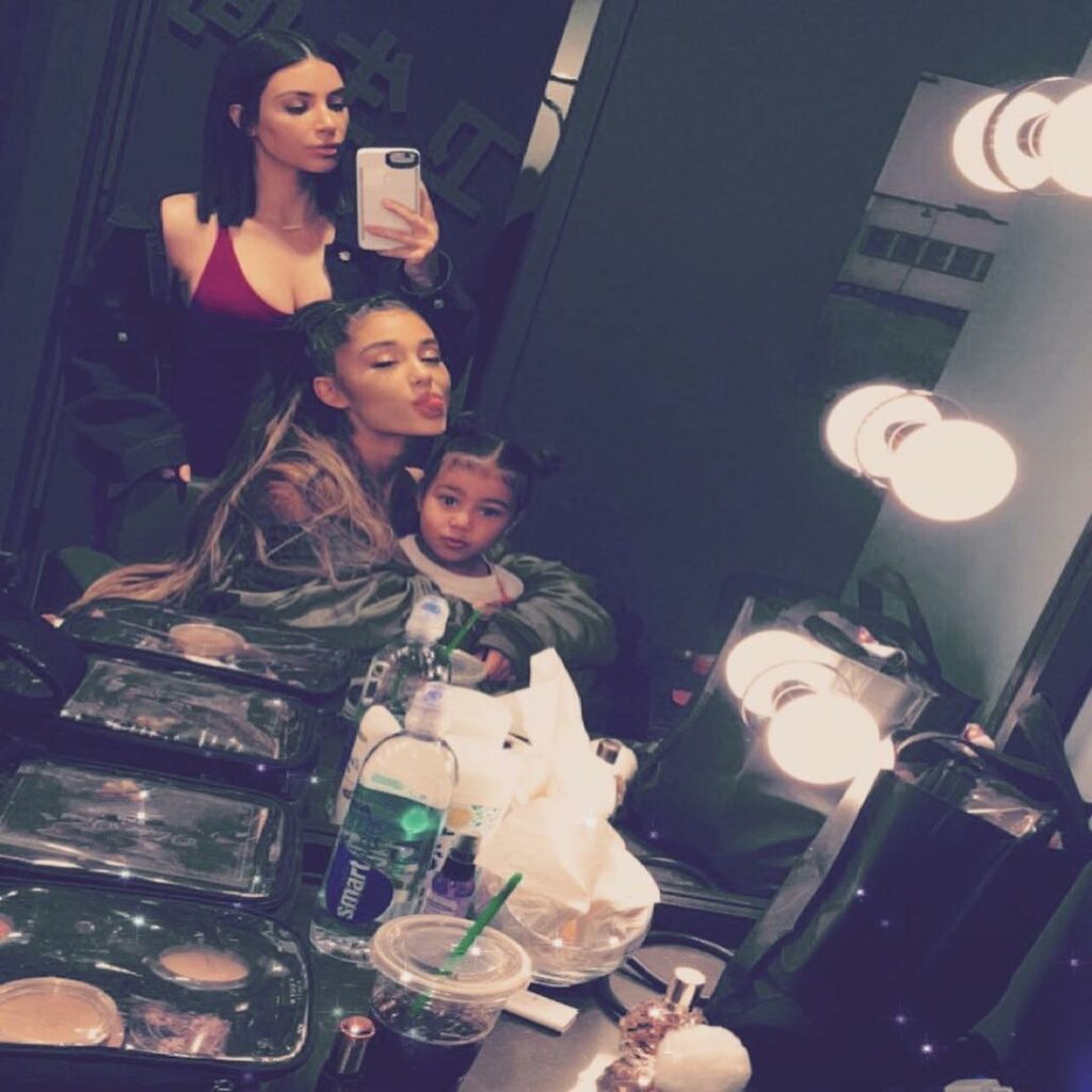 @arianagrande...