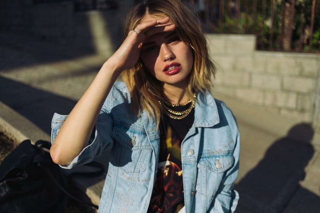Debby Ryan: Some cute things to do today:
Wear heart shaped sunglasses and see the world th… Some cute things to do today:
Wear heart shaped sunglasses and see the world th...