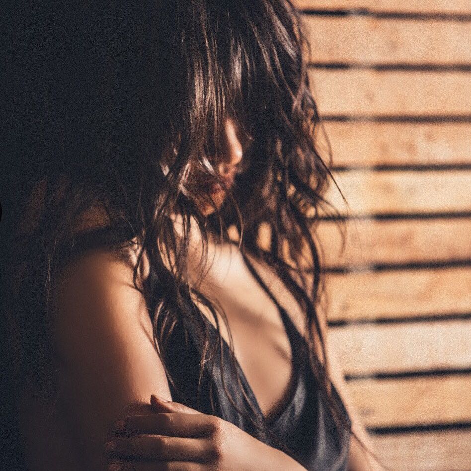 ‪crying in the Club drops tonight at 9pm PT/midnight ET #cryingintheclubtonight ...