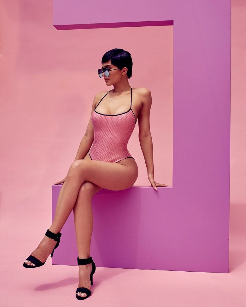My capsule collection with @quayaustralia is coming 7.11.17 #QUAYXKYLIE...