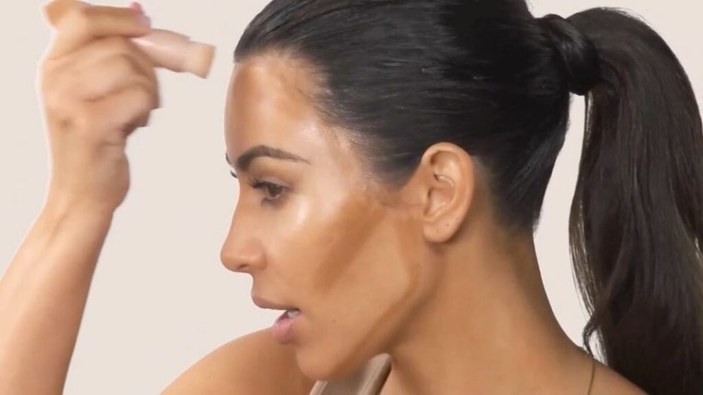 Who do you think can do contour better? Me or @makeupbymario ?!?! LOL @kkwbeauty...