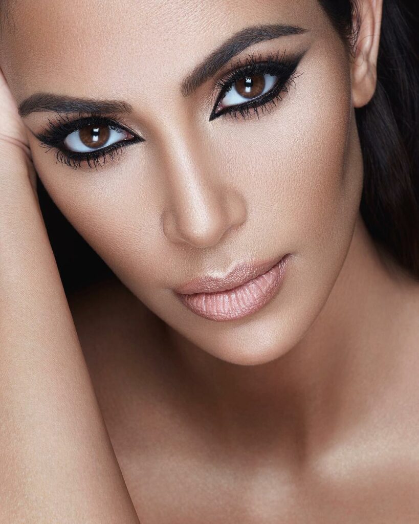@kkwbeauty powder contour and highlight kits are launching this month. Stay tune...