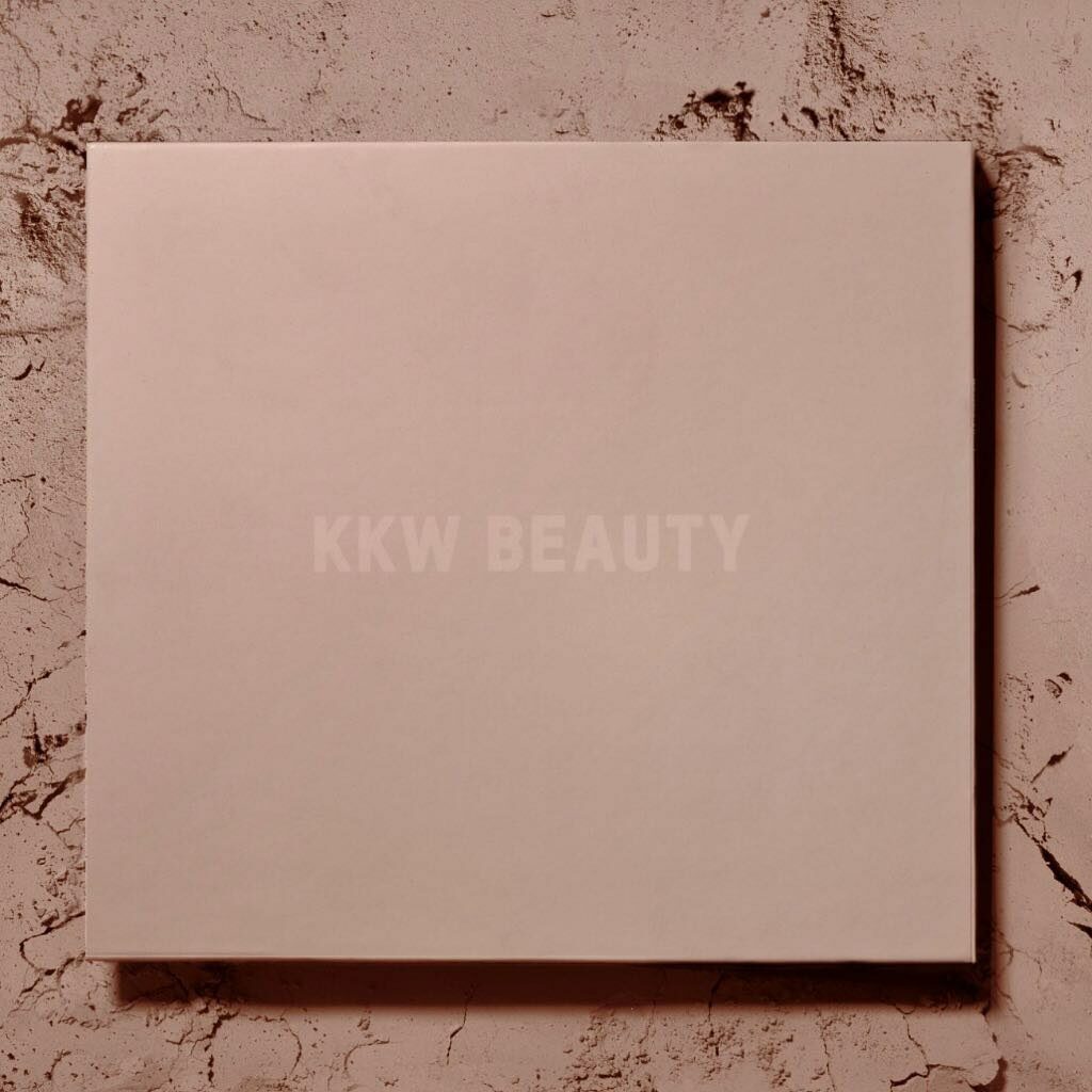 I am so proud of this @kkwbeauty Bronzing Contour and Highlight pallette! I know...