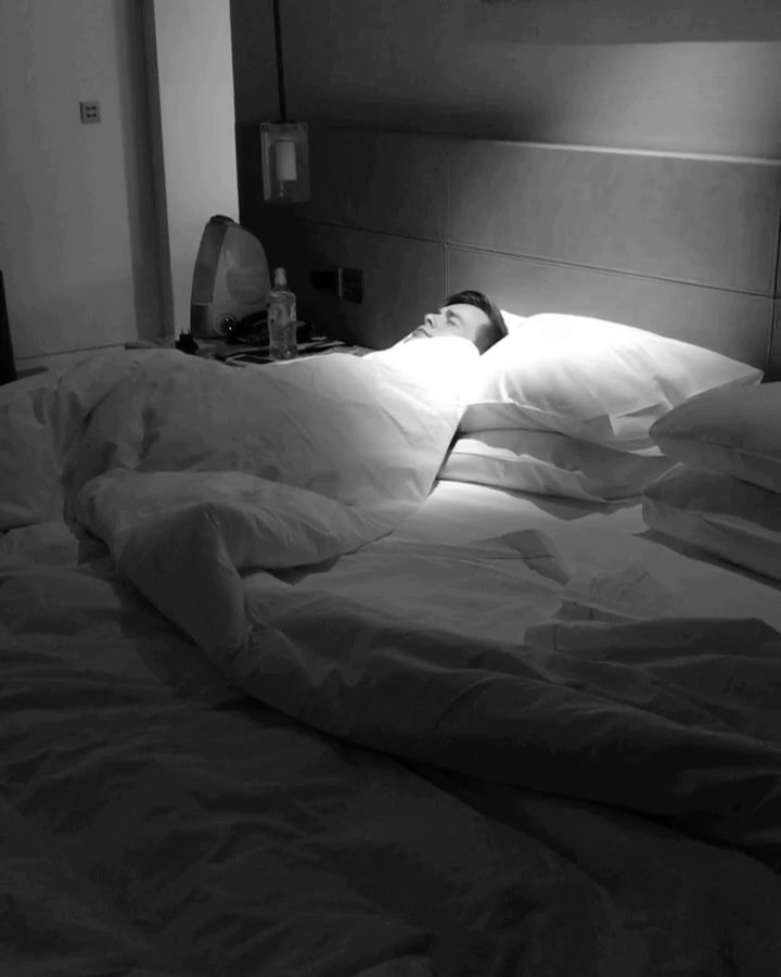 when the universe doesn't want you to sleep.......... at the fuck all @dougmiddl...