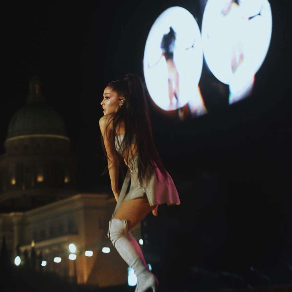 thank you F1 for having us!! that was so so exciting. Singapore, I love you and ...