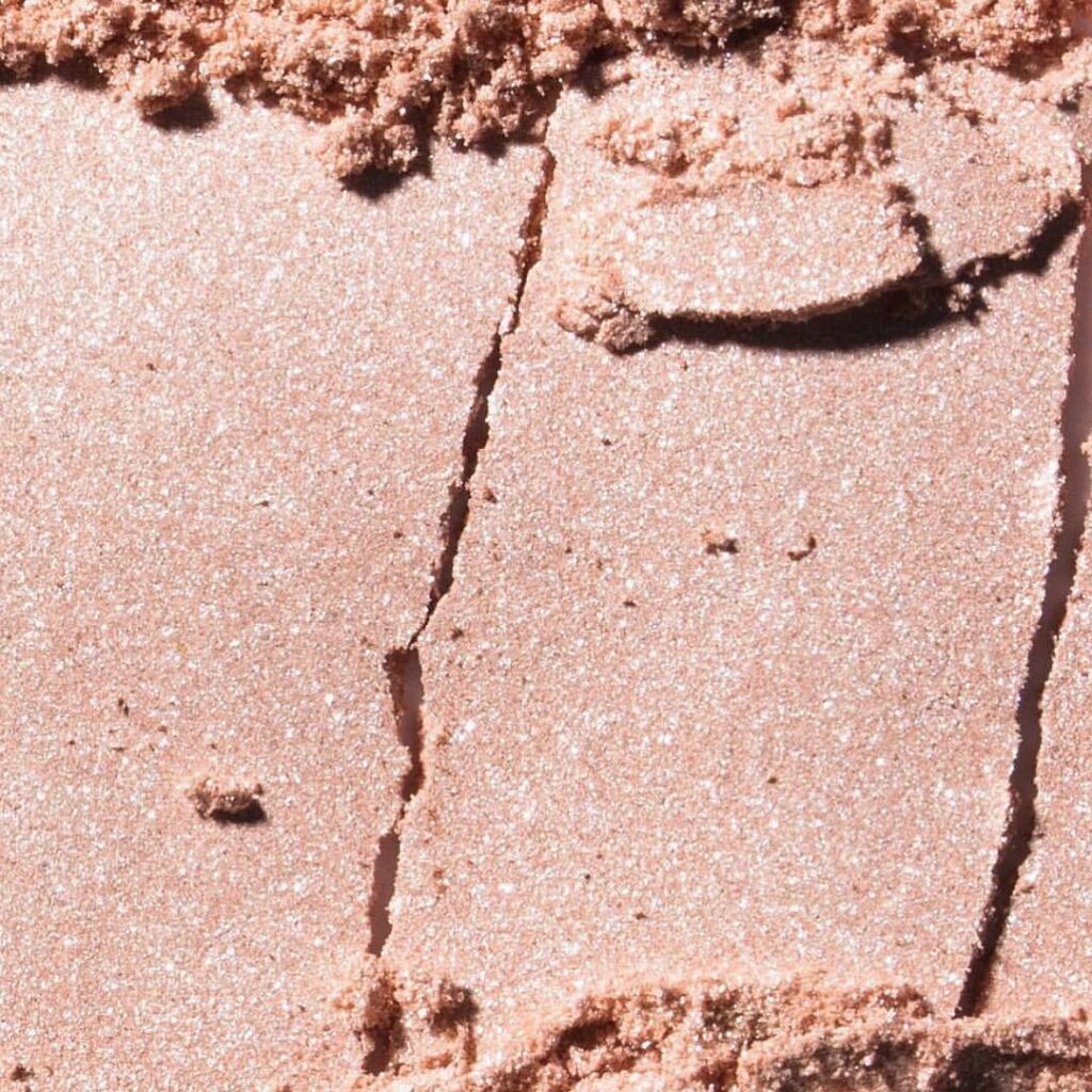 @kkwbeauty Powder Contour & Highlight Kits are restocked on kkwbeauty.com now!...