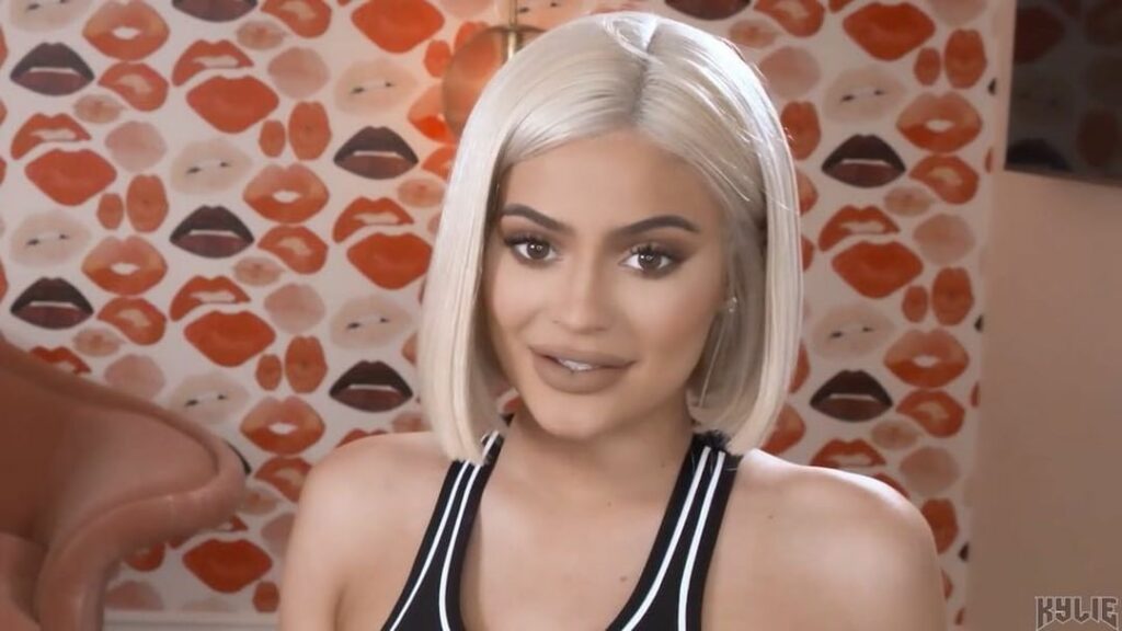 watch me and @jordynwoods give you guys a sneak peek of all the new FALL lip kit...