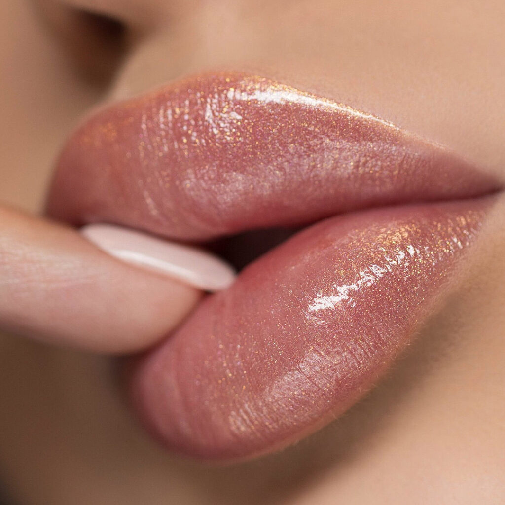 TODAY ONLY we are doing a 2 for $20 Gloss Special on KylieCosmetics.com and look...