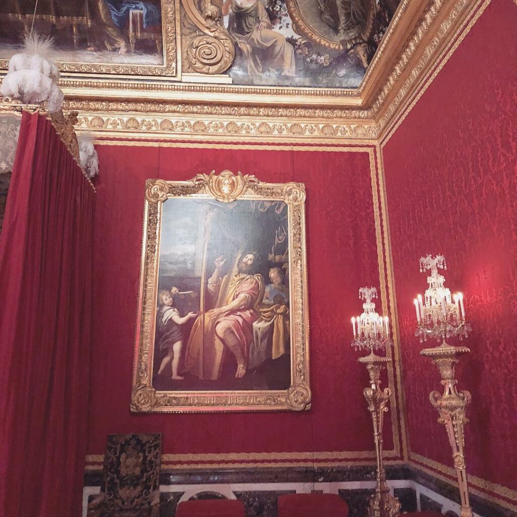 Fit for a king #versailles...