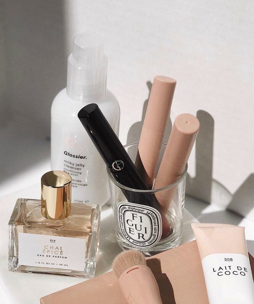 Current Obsessions @kkwbeauty  @marianna_hewitt kkwbeauty.com...