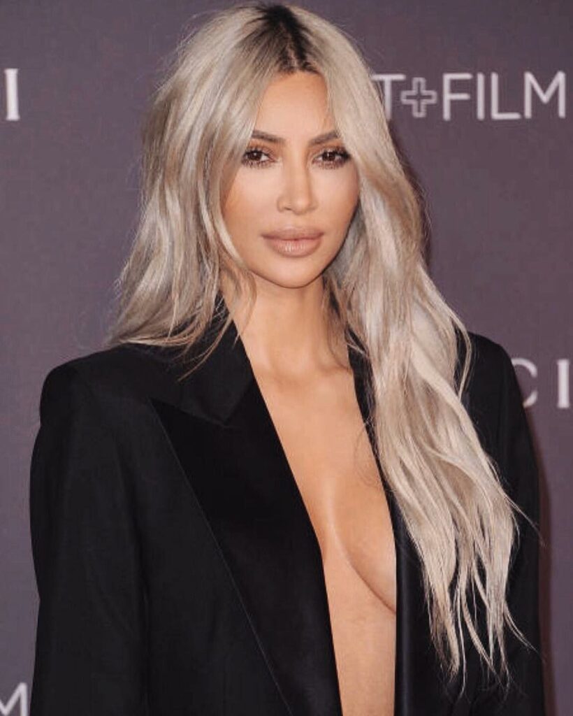 Love this glam using @kkwbeauty  by @makeupbyariel & @chrisappleton1 for LACMA...
