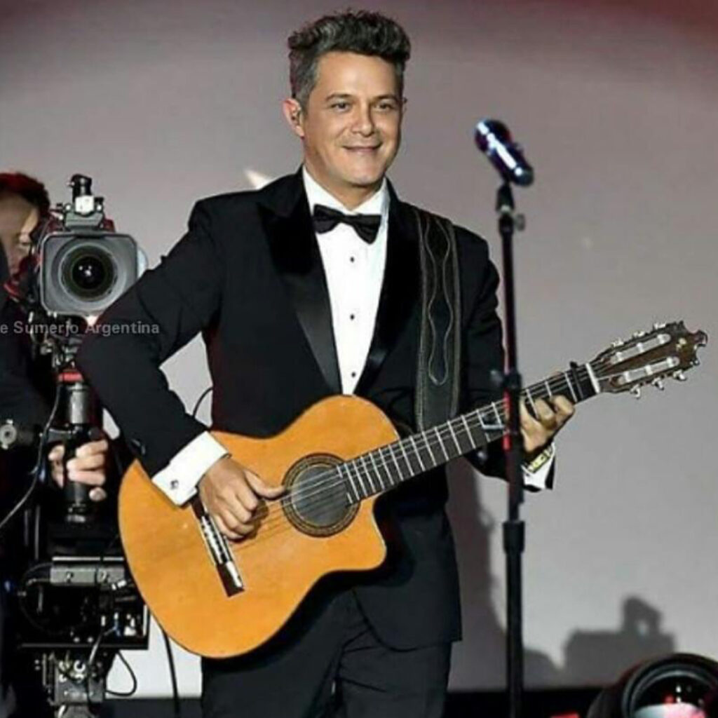 "Que digan por televisión que hay suelto un corazón, que no es igual, que es pel...