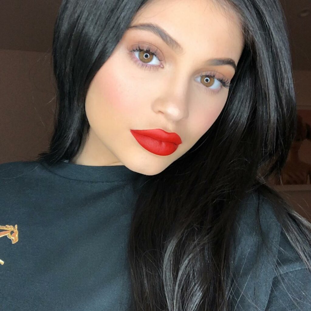 Red Velvet Holiday Lip Kit is officially available on KylieCosmetics.com ...