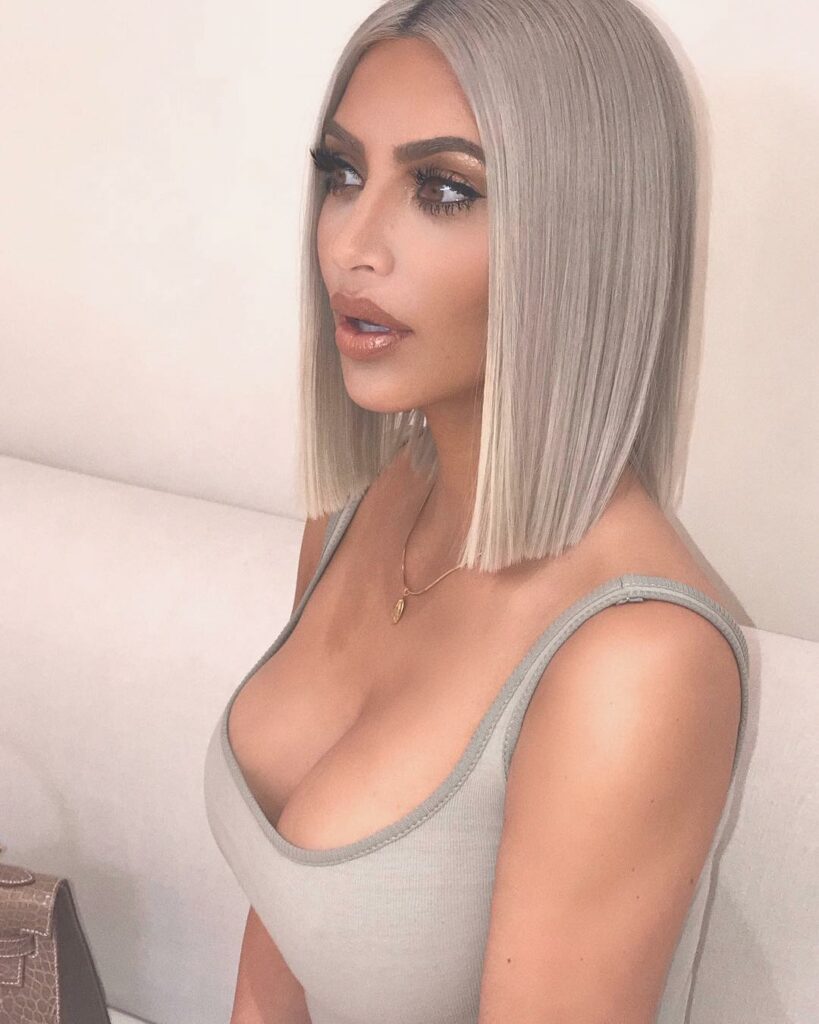 Wearing @kkwbeauty Powder Contour in medium. Ultralight Beams yellow gold shadow...