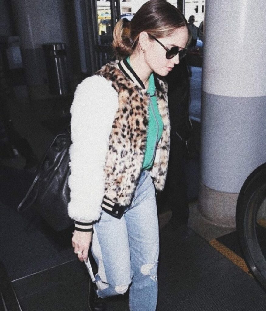 can someone photoshop Balenciaga or Yeezy on all paparazzi photos pls...