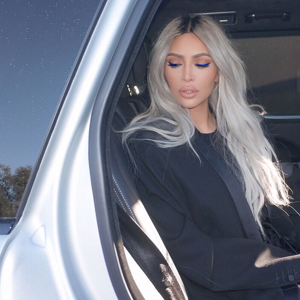 ( wearing @kkwbeauty powder contour in medium & dark contour kit as eye shadow,...