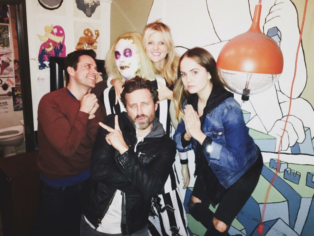 these freaks can’t wait for the bachelor finale tonight and have NOT READ SPOILE...