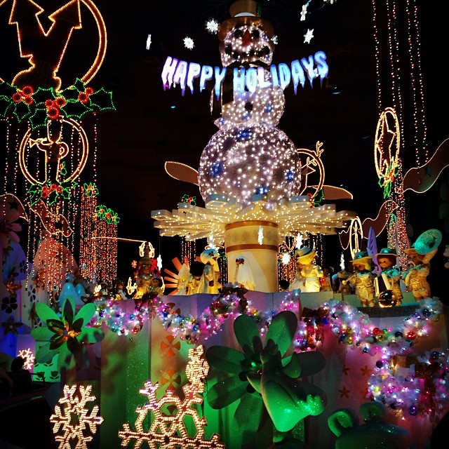 More Christmas magic...from Disneyland! #smallworld #disneyland...