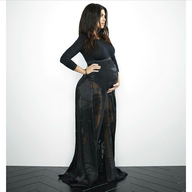 It's #KUWTK day! And for those who are wondering if this is me right now, no I a...