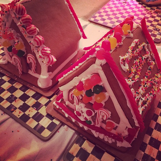 Gingerbread decorating party!!!...