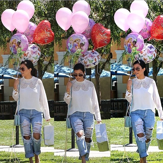 Thank you gorg @joycebonelli  for the birthday balloons!!! ...