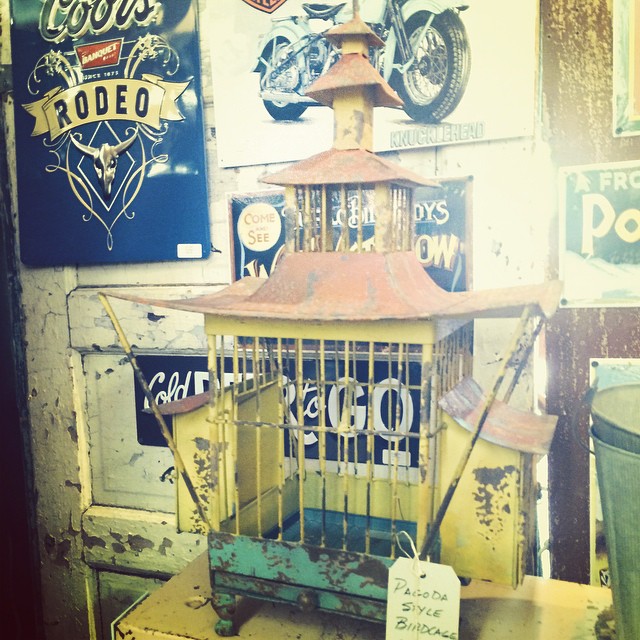 Funky pagoda birdhouse. #vintage #hunting...