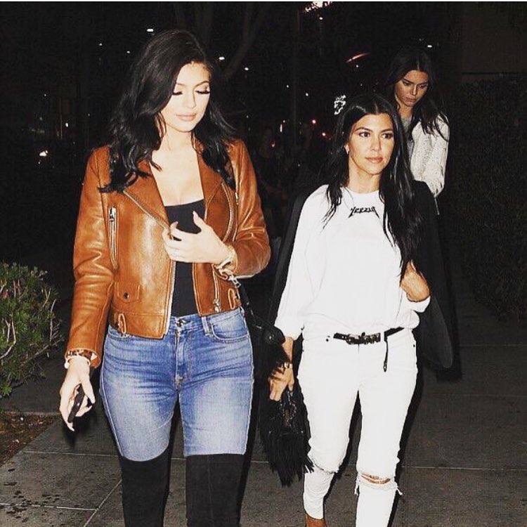 Amelia may have a new Abigail. @khloekardashian you better not stay in Australia...
