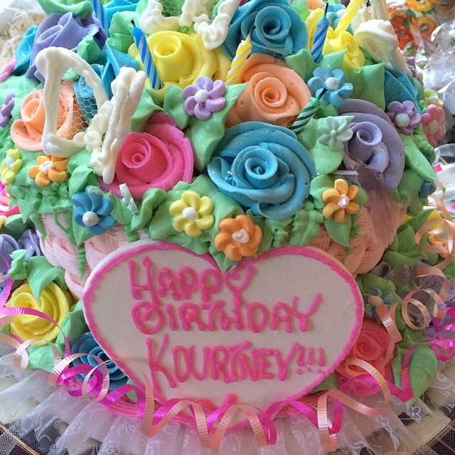 I'm a lucky girl! Thank you @krisjenner ! I have the best mom!...