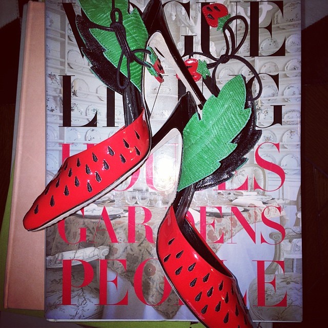 How much fun are these @aliceandolivia pumps?!...