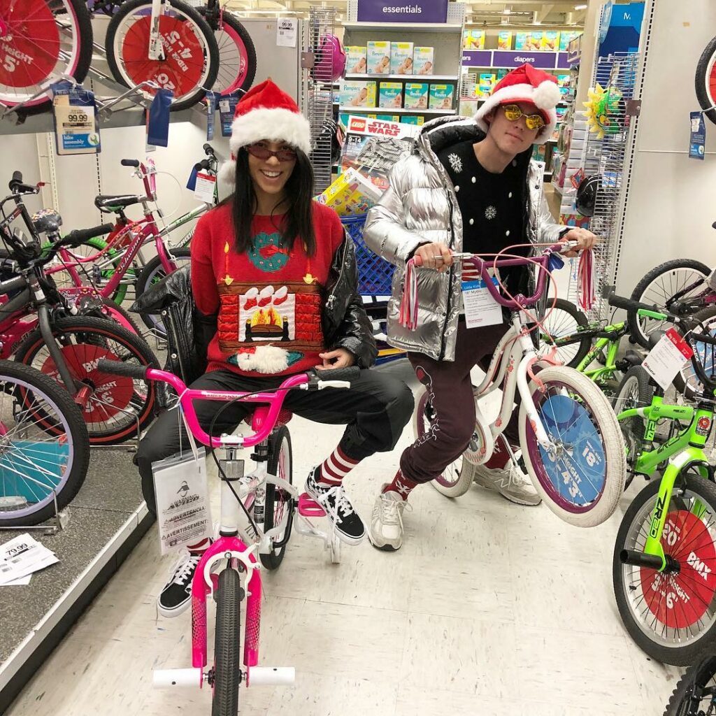 Casual Christmas shopping ...