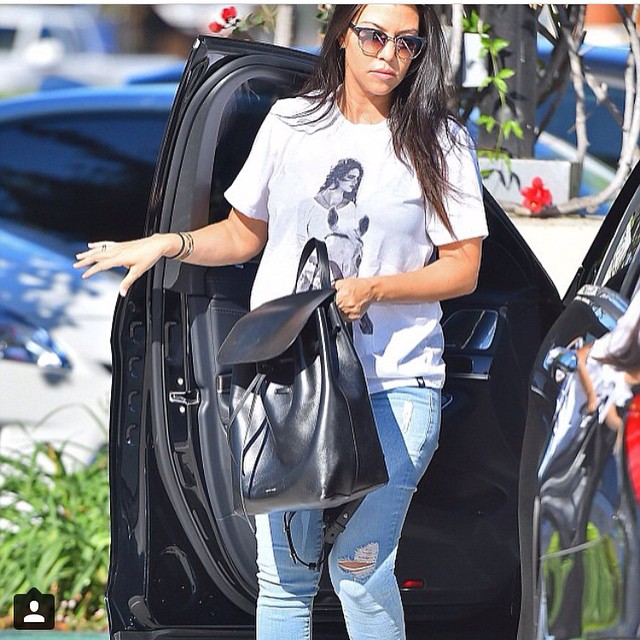 Peep my shirt. #kendallandkylie #pacsun...