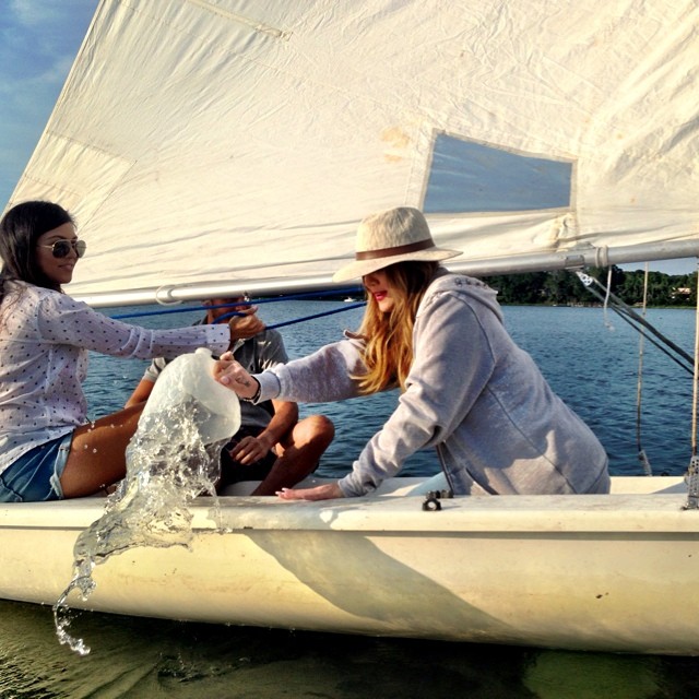 Sailing away !...