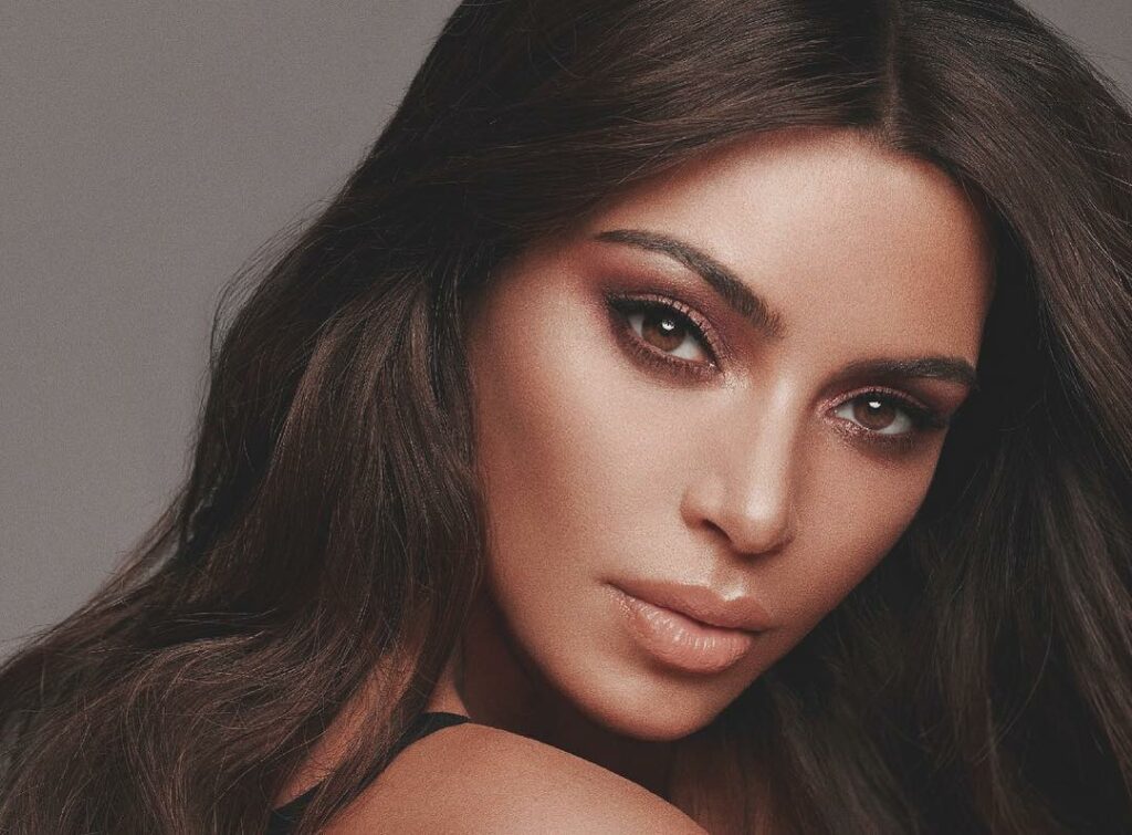 So many exciting products coming for @kkwbeauty! This bronze look Mario did with...