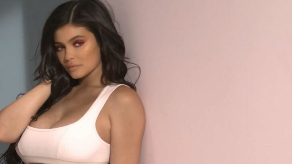Watch the full behind the scenes video of our KOURT X KYLIE shoot on the Kylie C...