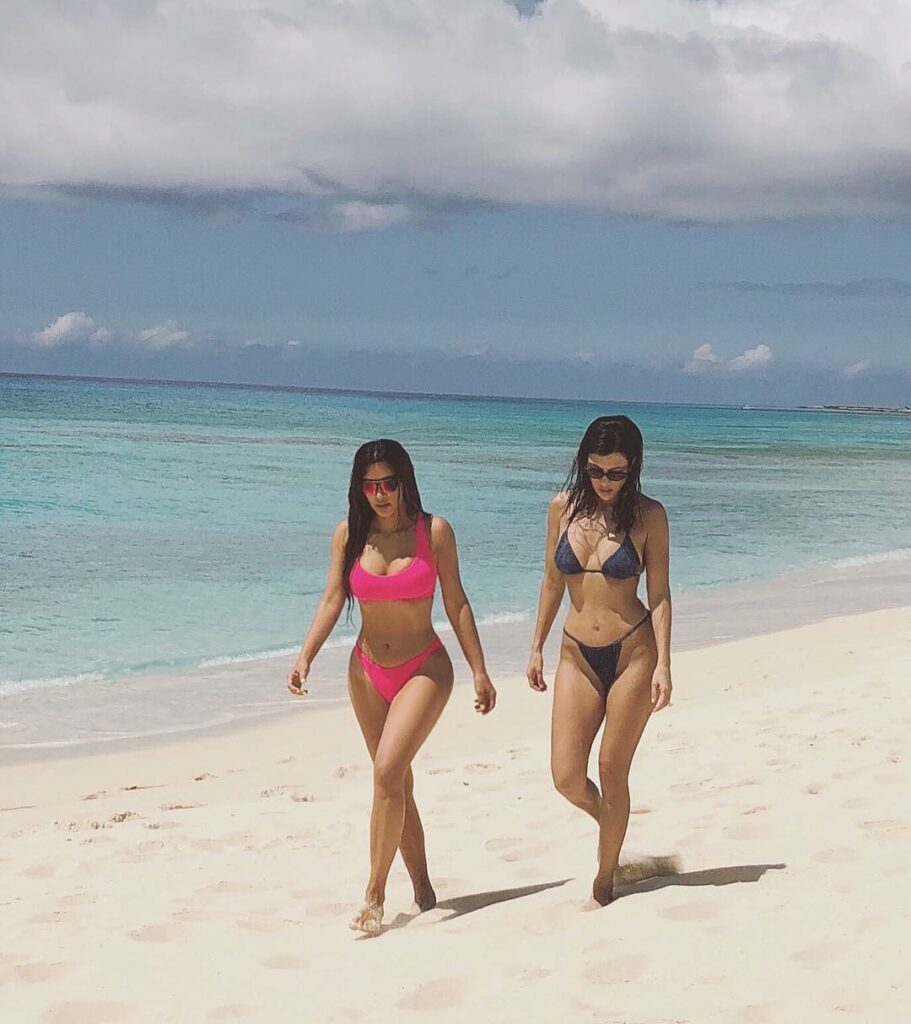 I deleted some vacation pics because I didn’t like the vibe on my page but I re-...