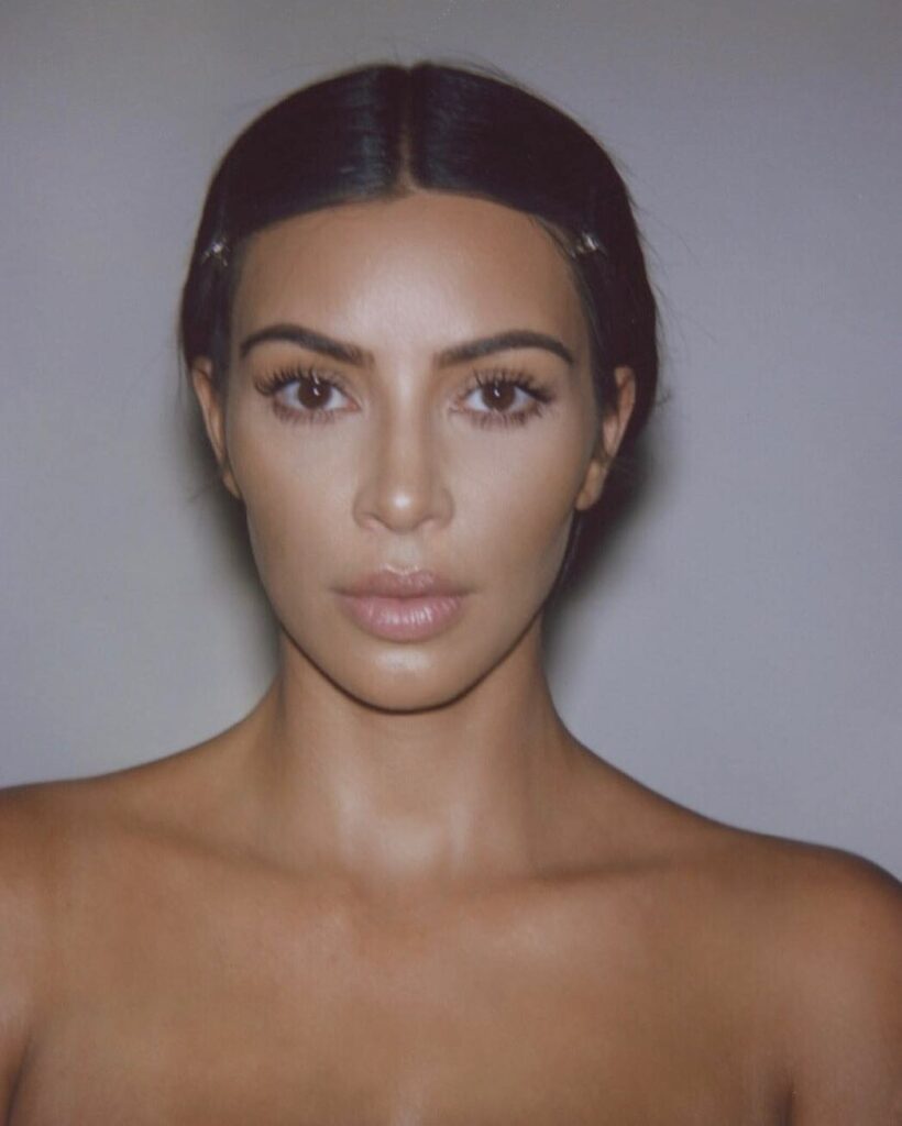 We hardly used any make up here. Cream Concealer Shade 7. And cream contour stic...