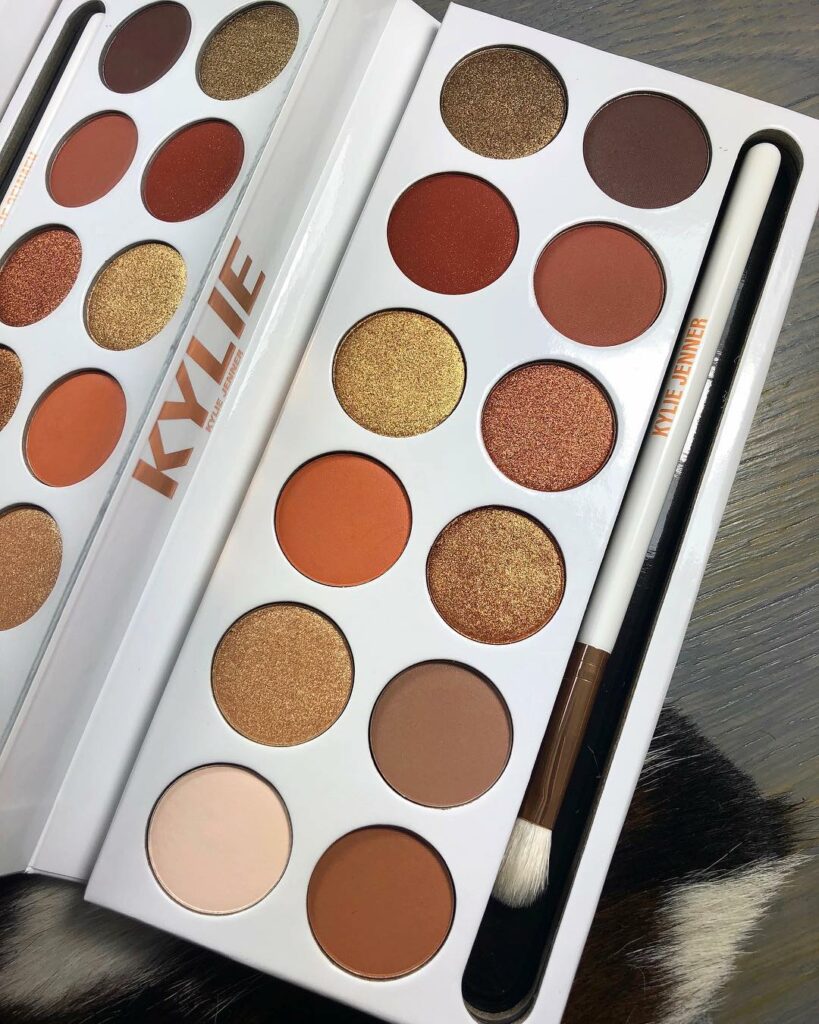 bronze EXTENDED drops TODAY! 3pm pst KylieCosmetics.com! this palette is allllll...