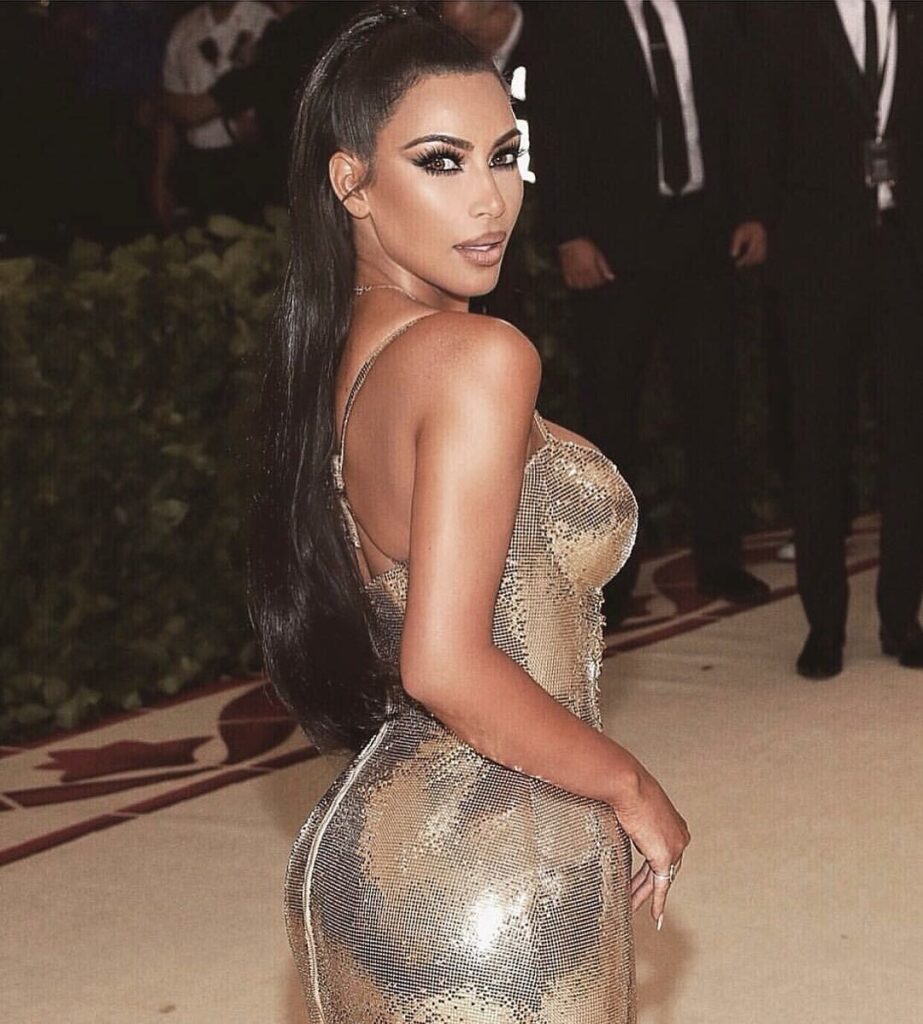 Thank you to my glam team who really put in work!!! New @kkwbeauty lips coming s...