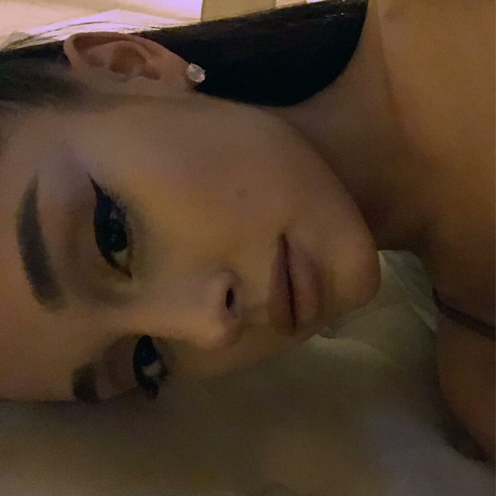 last night 
boy, i met u
when i was sleeeep
you’re such a dream to me ...
