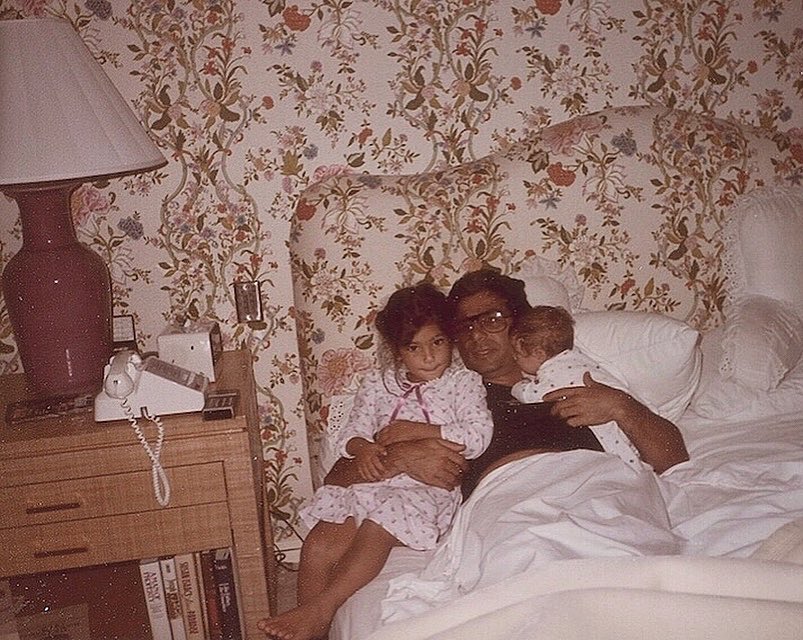 Sunday chill with my dad & @khloekardashian...