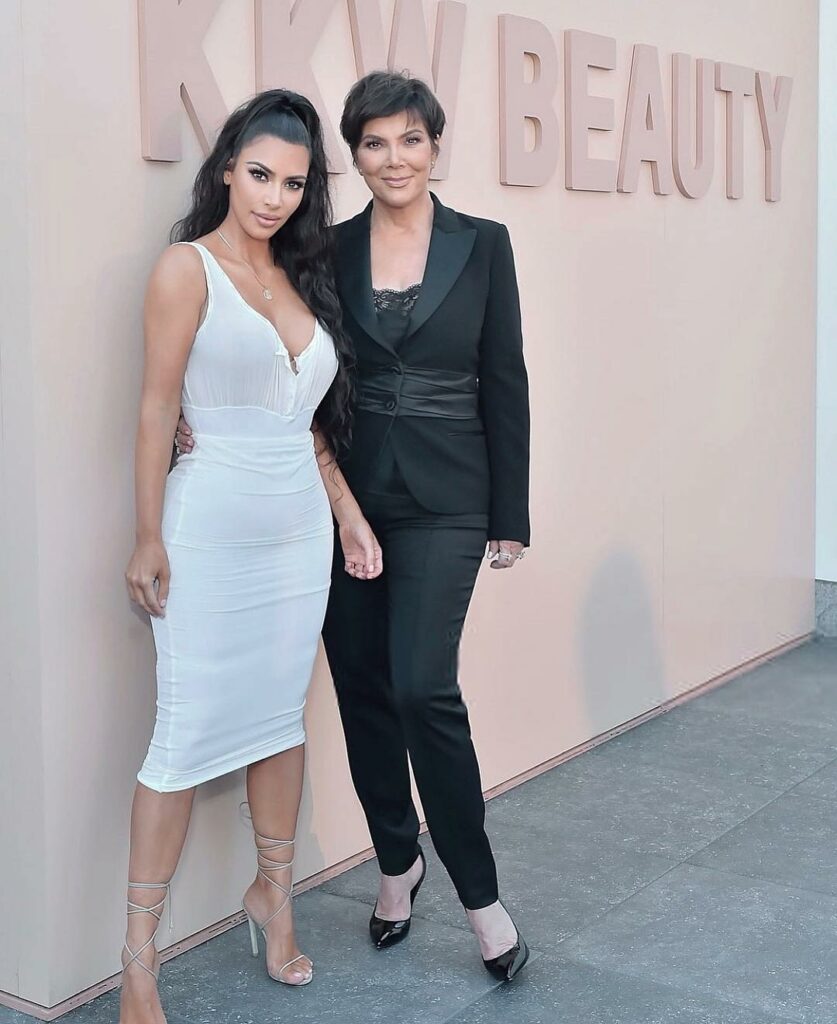 Can you come home from your vacay already mom? I miss you @krisjenner...