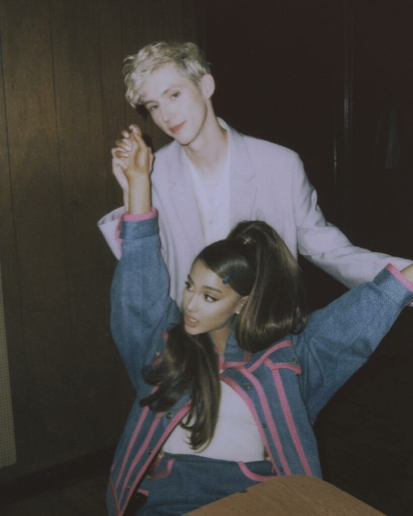 #dancetothis video is out now ! u are my favorite human @troyesivan...