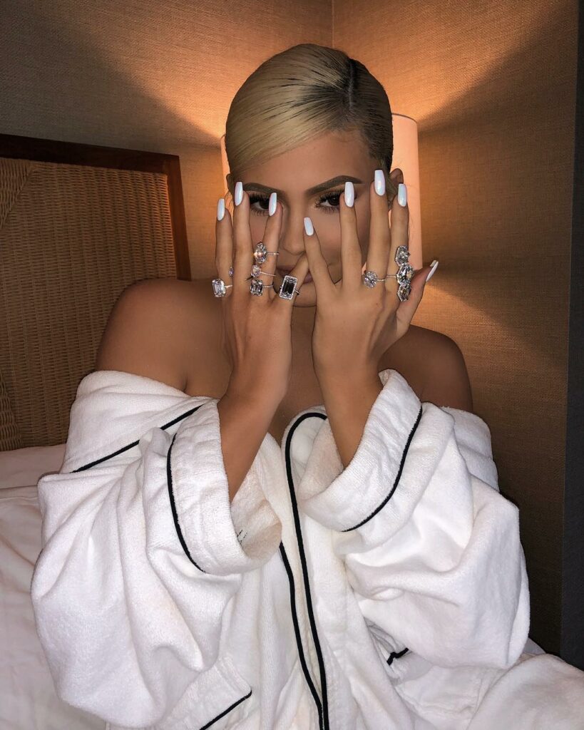 when @lorraineschwartz comes and graces these long fingers ...