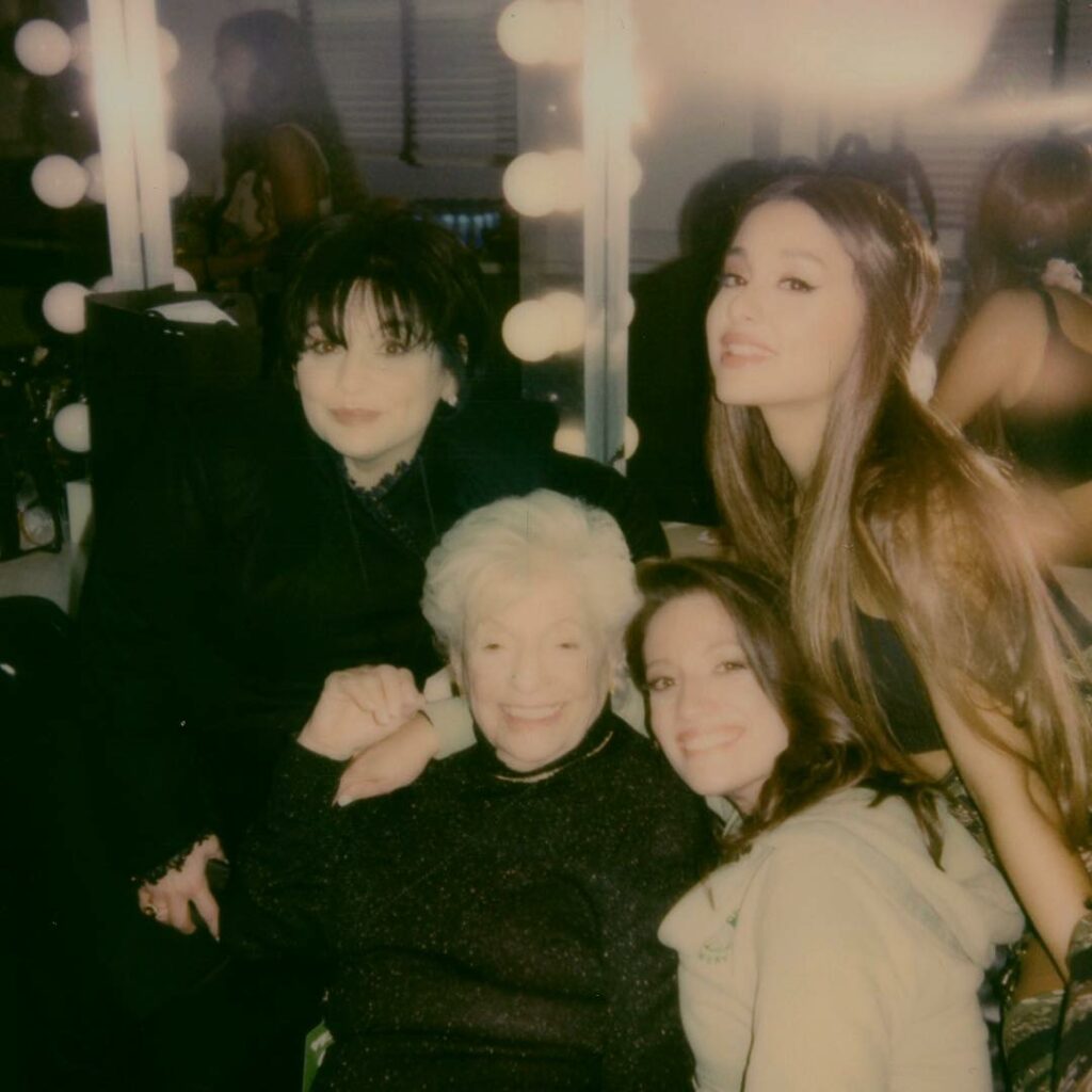 thank you to the brilliant Grande women for joining me on stage last night 
i lo...
