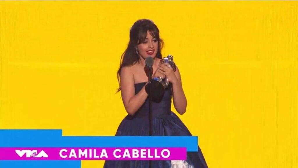 artist of the year!!!! you guys, we did it!!!!!! thank you for believing in me a...