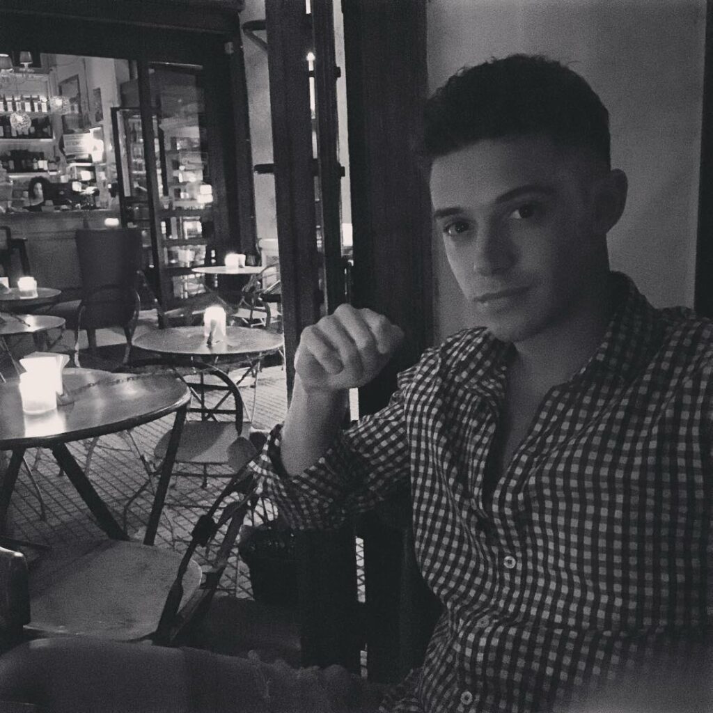 El novio más lindo del mundo el que me elegí yo!  @ruggeropasquarelli...