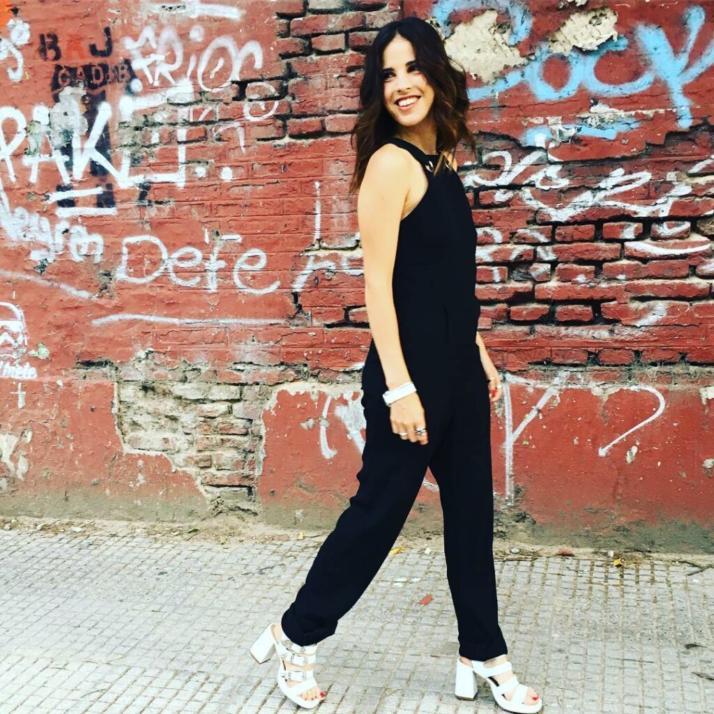 Un look de sábado x la tarde noche  @delaostiadesign @miuxshoes ...