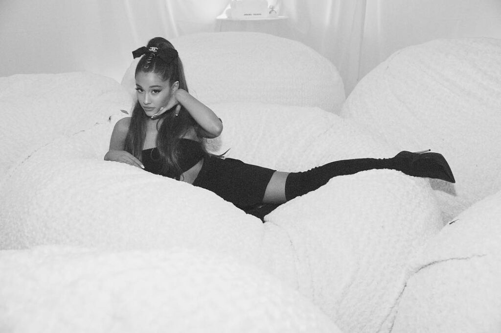thank you @spotify #sweetenerspotify 
photo @kevinmazur...