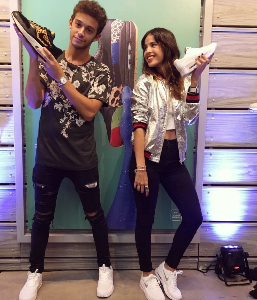 Hoy con @ruggeropasquarelli vinimos al #AirMaxDay, las #AirMax cumplen 30 años y...